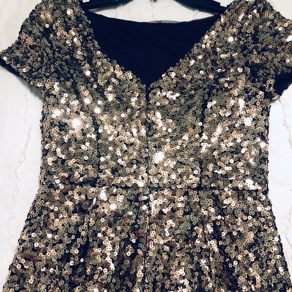 BEAUTIFUL Prom/ Formal Dress. Size 4.